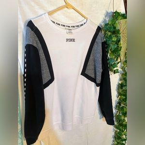 VS PINK Grafic Slouchy Crew